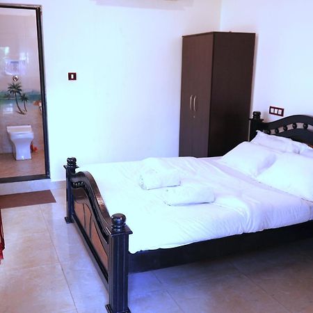 This Is It Beachfront - Rooms, Cafe & Events Arambol Eksteriør bilde