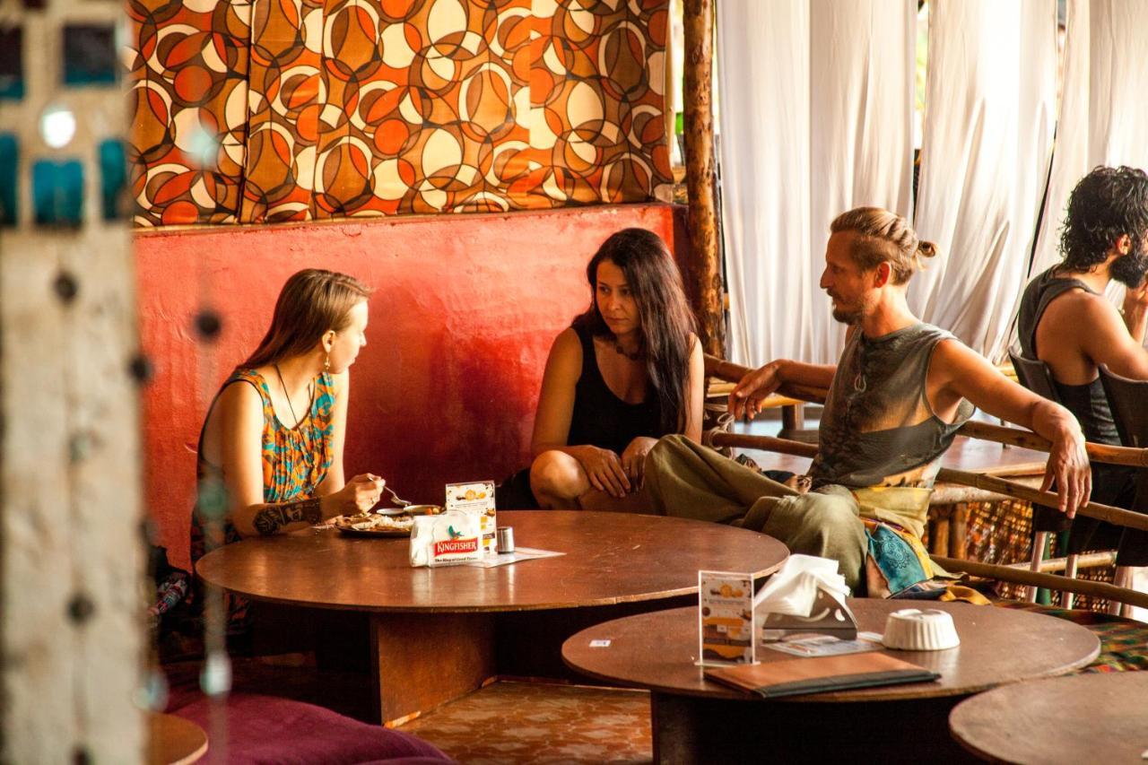 This Is It Beachfront - Rooms, Cafe & Events Arambol Eksteriør bilde